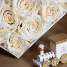 Load image into Gallery viewer, Large Heart Box, White + Gold Contour Preserved Roses
